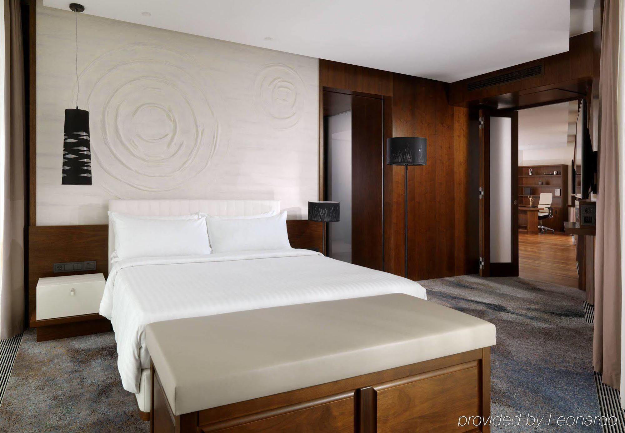 Minsk Marriott Hotel Exterior photo